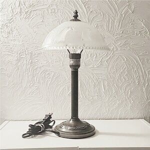 Tiffany style Lamp, Excellent condition